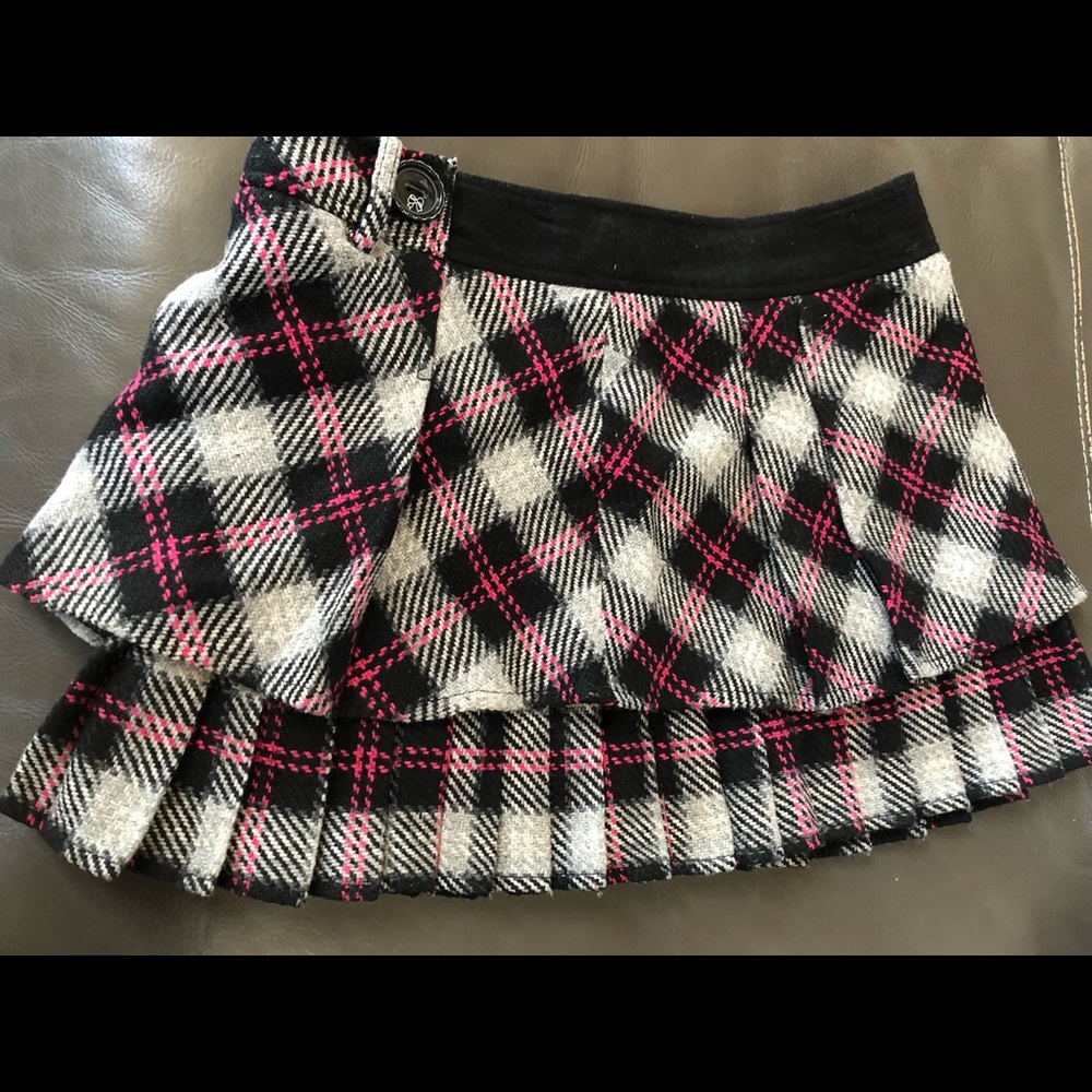 Girls mini wool skirt, pleated bottom